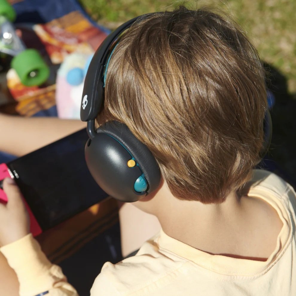 Skullcandy Grom Wired/Wireless Bluetooth Over-Ear Headphone with Mic for Kids