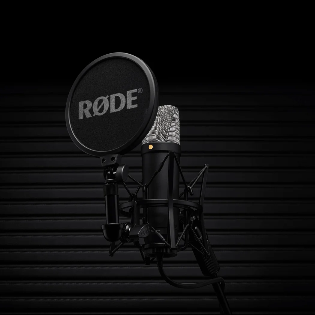 RODE NT1 5th Generation Cardioid Condenser USB/XLR Microphone with SM6 Shock Mount & Pop Filter - Black