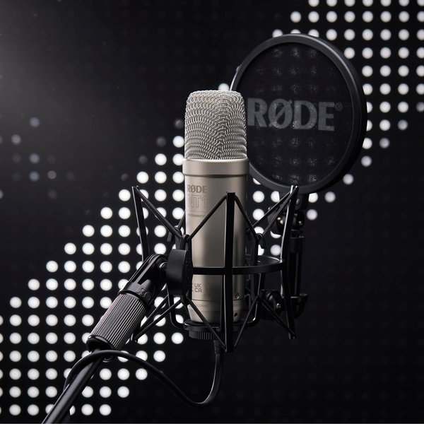 RODE NT1 5th Generation Cardioid Condenser USB/XLR Microphone with SM6 Shock Mount & Pop Filter - Silver RODE NT1 5th Generation Cardioid Condenser USB/XLR Microphone with SM6 Shock Mount & Pop Filter - Silver