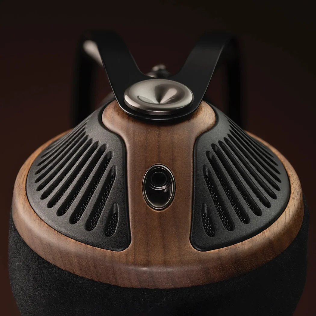 Meze 105 SILVA retro audiophile circumaural headphone