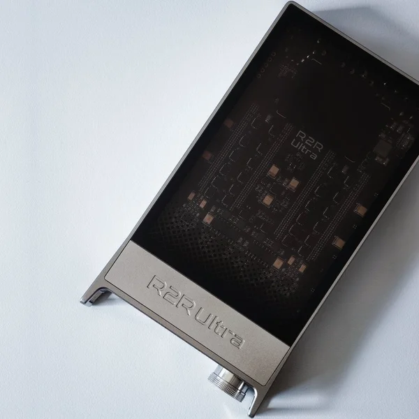 iBasso D18 CROTALUS R2R Ultra (20bit R2R + 4bit String) Balanced Portable DAC & Headphone Amplifier