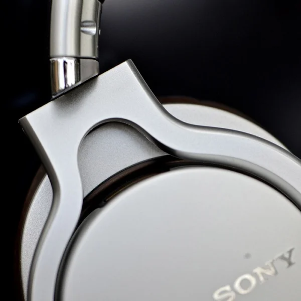Sony MDR-1R On-Ear Headphone with Mic - Silver