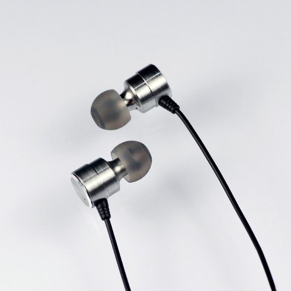 Astrotec AX30 2-Driver Hybrid In-Ear Earphone Astrotec AX30 2-Driver Hybrid In-Ear Earphone