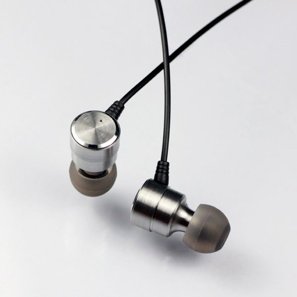 Astrotec AX30 2-Driver Hybrid In-Ear Earphone Astrotec AX30 2-Driver Hybrid In-Ear Earphone