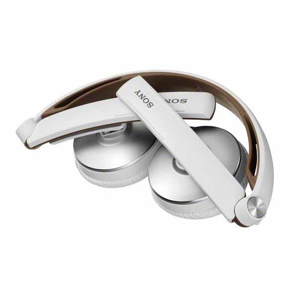 Sony MDR-S70AP On-Ear Headphone with Mic - White Sony MDR-S70AP On-Ear Headphone with Mic - White