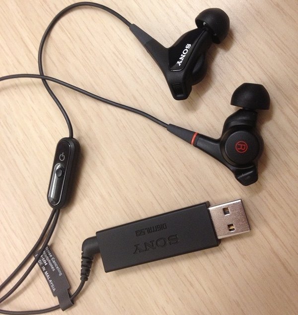 Sony XBA-NC85D Noise-Cancelling In-Ear Earphone Sony XBA-NC85D Noise-Cancelling In-Ear Earphone