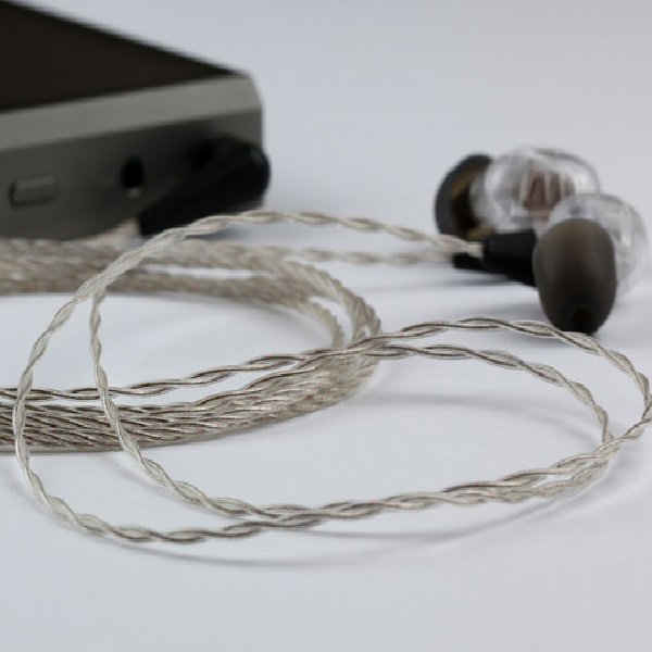 Linum® Super BaX Ultra Thin SPC Upgrade Cable Linum® Super BaX Ultra Thin SPC Upgrade Cable