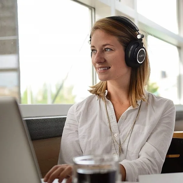 Koss BT540i Wireless Bluetooth Over-Ear Headphone with Mic [Display Set]