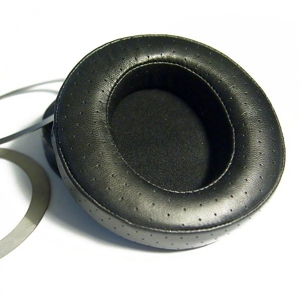 Verum Perforated Lambskin Round Replacement Earpads Verum Perforated Lambskin Round Replacement Earpads