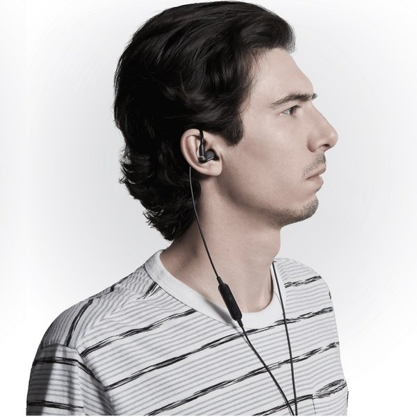 Shure AONIC 3 In-Ear Earphone with Mic - Black Shure AONIC 3 In-Ear Earphone with Mic - Black