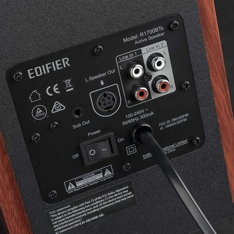 Edifier R1700BTs